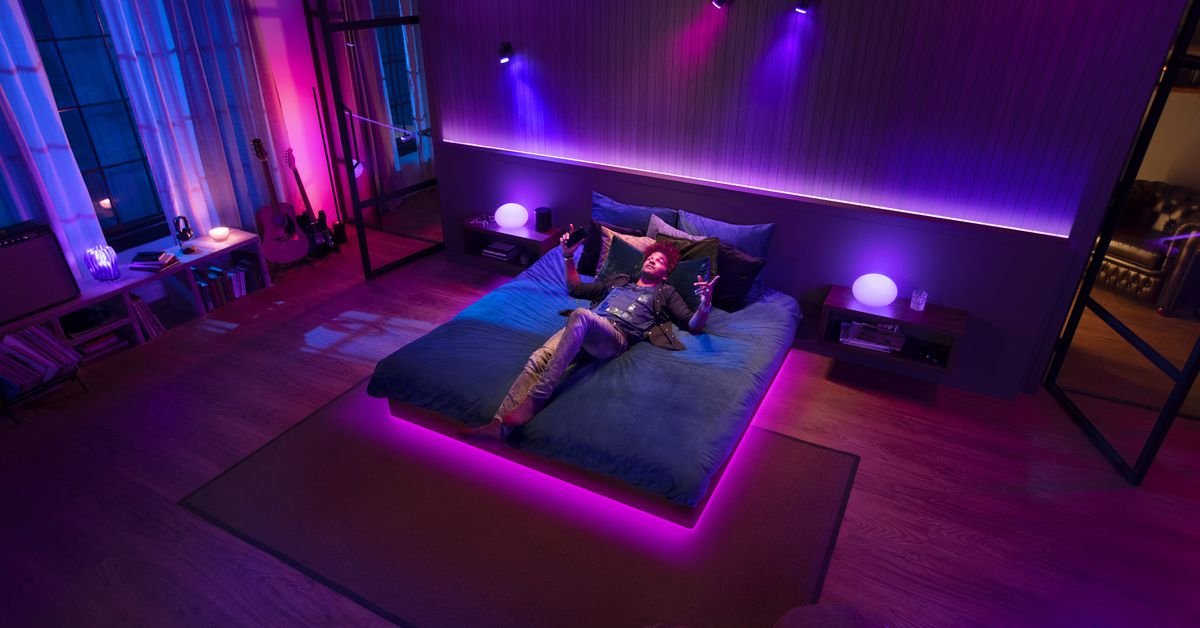 Розумні світильники Philips Hue у поєднанні з послугою Spotim