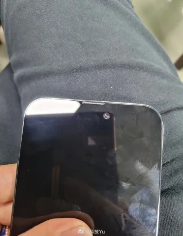 Наближливий iPhone 14 Pro з’явився на реальних фотографіях та відео  