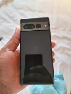Дизайн ще не оголошеного Pixel 7 Pro, показаний на фотографії 