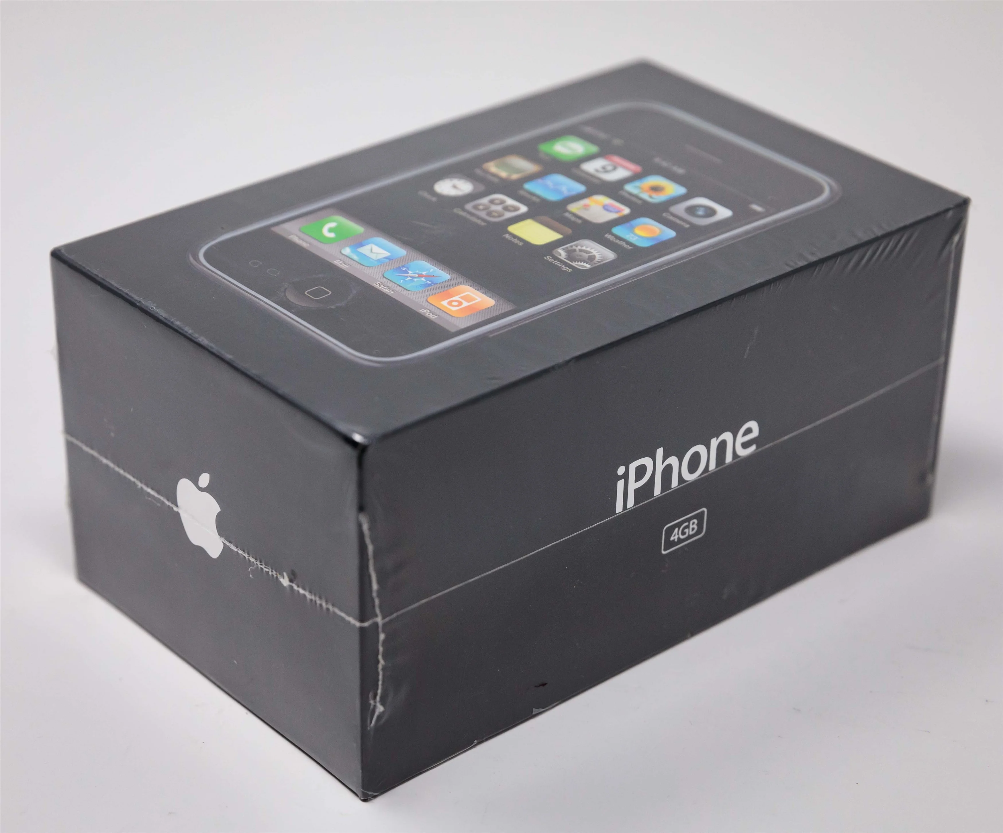 Ще один неперетравий iPhone (2007) був проданий на аукціоні за казковою кількістю