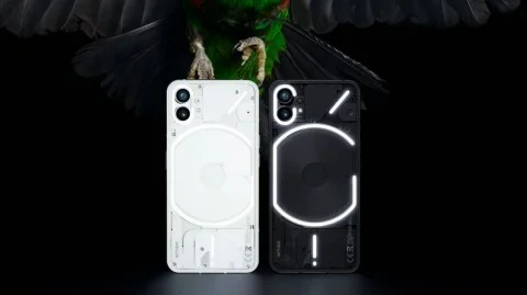 З нічого телефону (2) вони можуть видалити більшість оригінальних мікросхем  