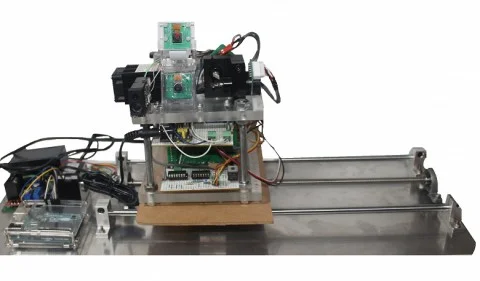 Інженер створив робототехнічний вбивцю мух та тарганів 