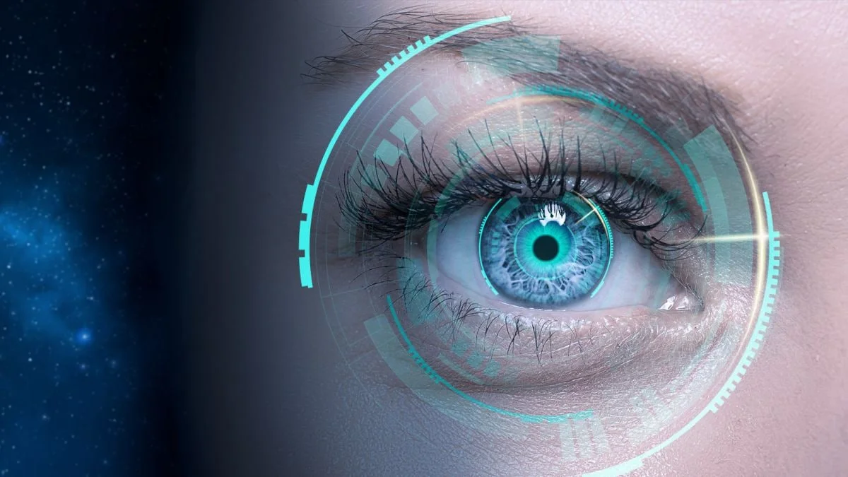 Перший контактний об'єктив із дисплеєм AR відображається в дії