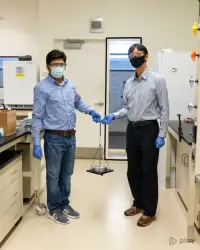 Вчені з США розробили найбільш міцний клей у світі